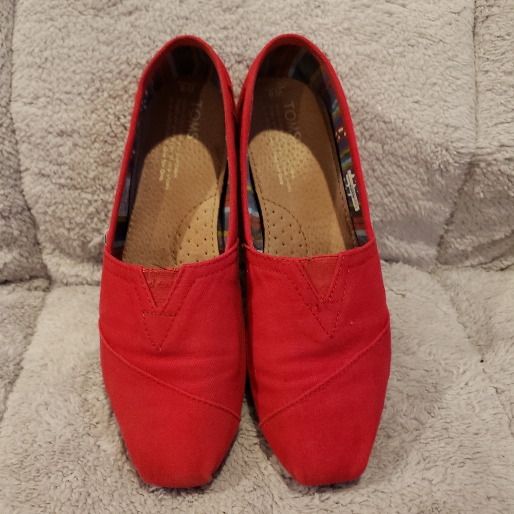 Toms Women's Vibrant Red Flats Size 8